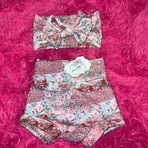 Bummies and matching bow size 18/24 tags still attached never worn.